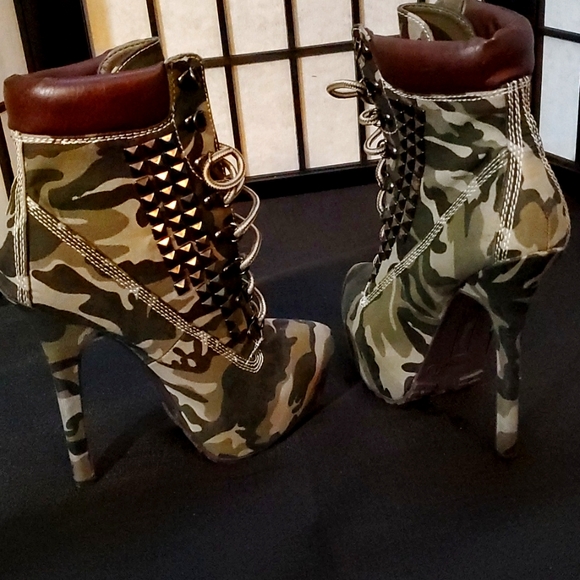 camo boots  Dollhouse boots - Picture 8 of 11
